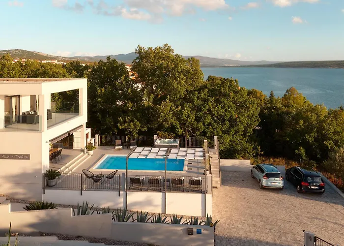 Villa Stunning Seaview Katharina *
