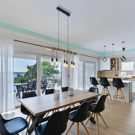 Stunning Seaview Katharina