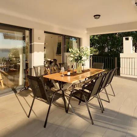 Villa Stunning Seaview Katharina