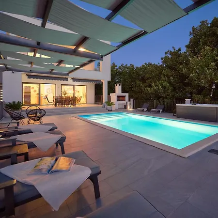 Stunning Seaview Katharina *