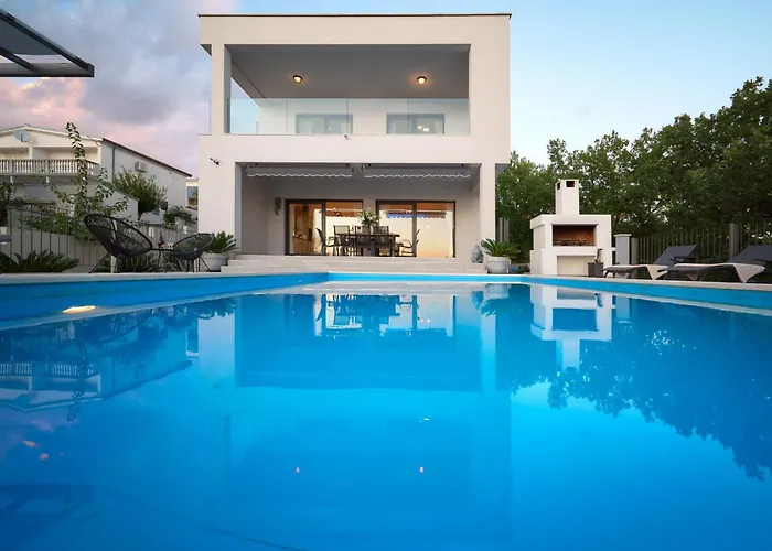 Stunning Seaview Katharina Villa *