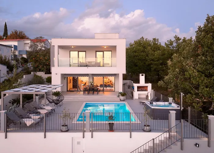 Stunning Seaview Katharina Villa *
