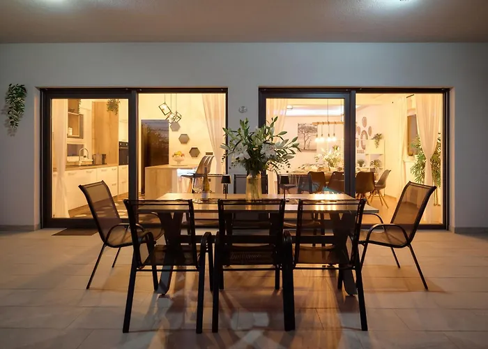 Villa Stunning Seaview Katharina
